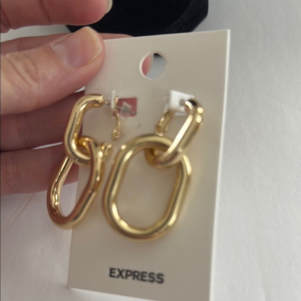 NWT Express Gold Link Earrings - Picture 6 of 7